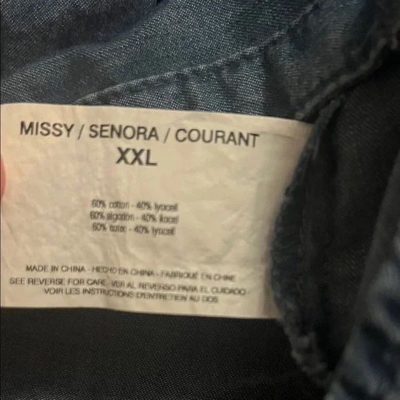 Gloria Vanderbilt Giselle Chambray button down top - Picture 9 of 9